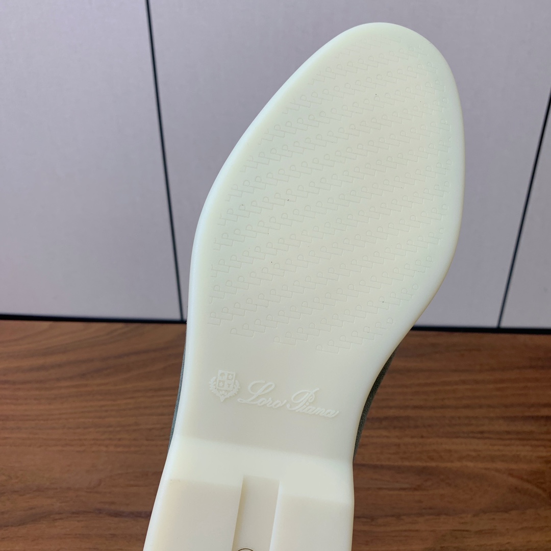 【Loro Piana】男款光面乐福鞋。复古优雅低调奢华。时尚性与皮料实用性同样兼具依然全网最高品质。鞋