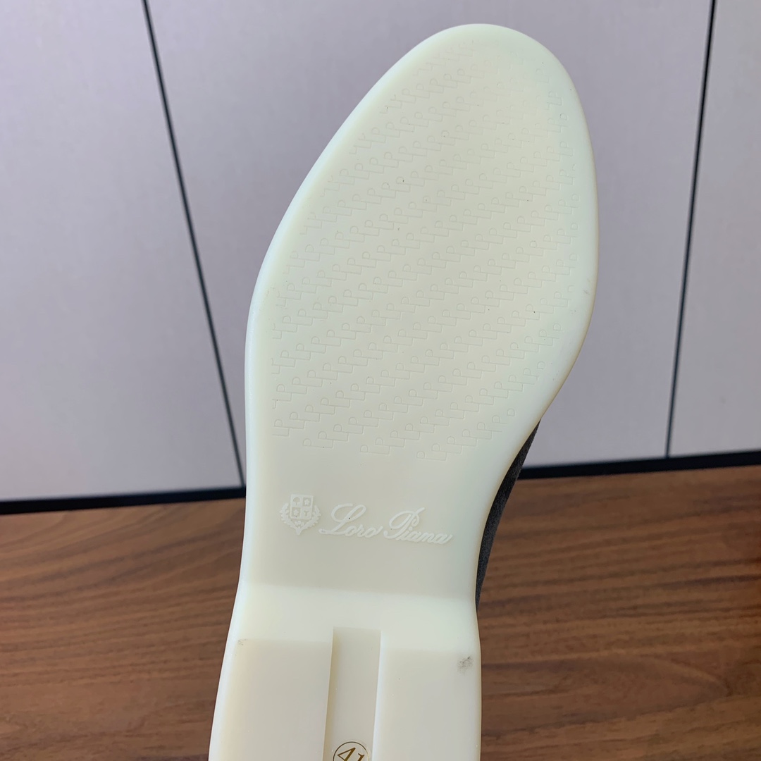 【Loro Piana】男款光面乐福鞋。复古优雅低调奢华。时尚性与皮料实用性同样兼具依然全网最高品质。鞋