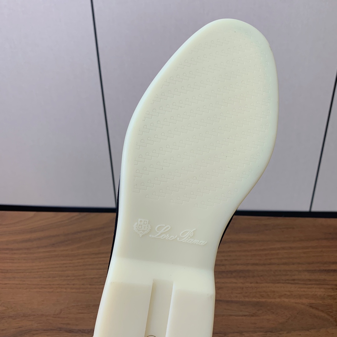 【Loro Piana】男款光面乐福鞋。复古优雅低调奢华。时尚性与皮料实用性同样兼具依然全网最高品质。鞋