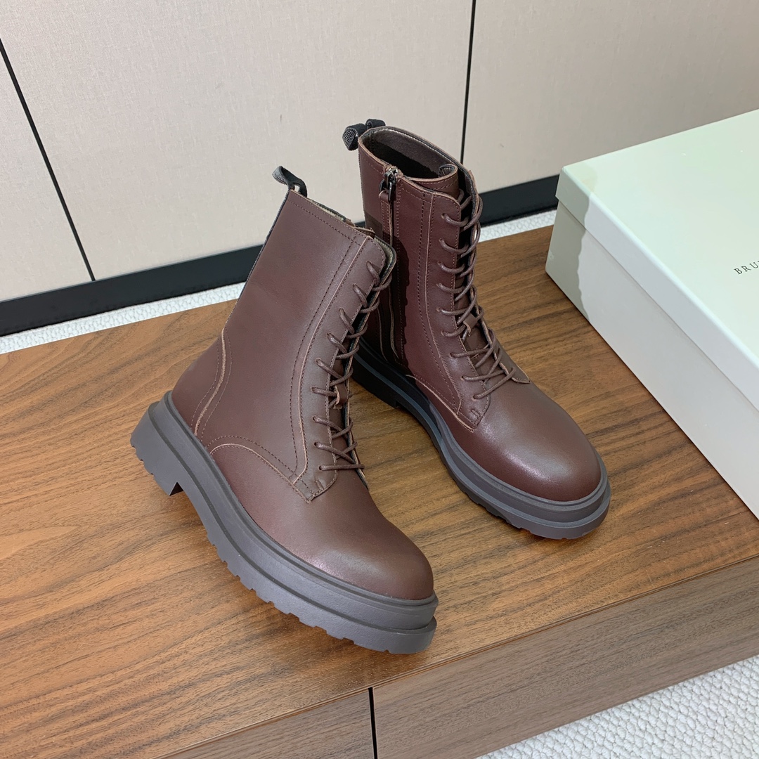 【BRUNELL* CUCINELL*】新款绑带短靴。鞋面牛反绒，牛皮。羊皮内里，原版开模五金，橡胶大底