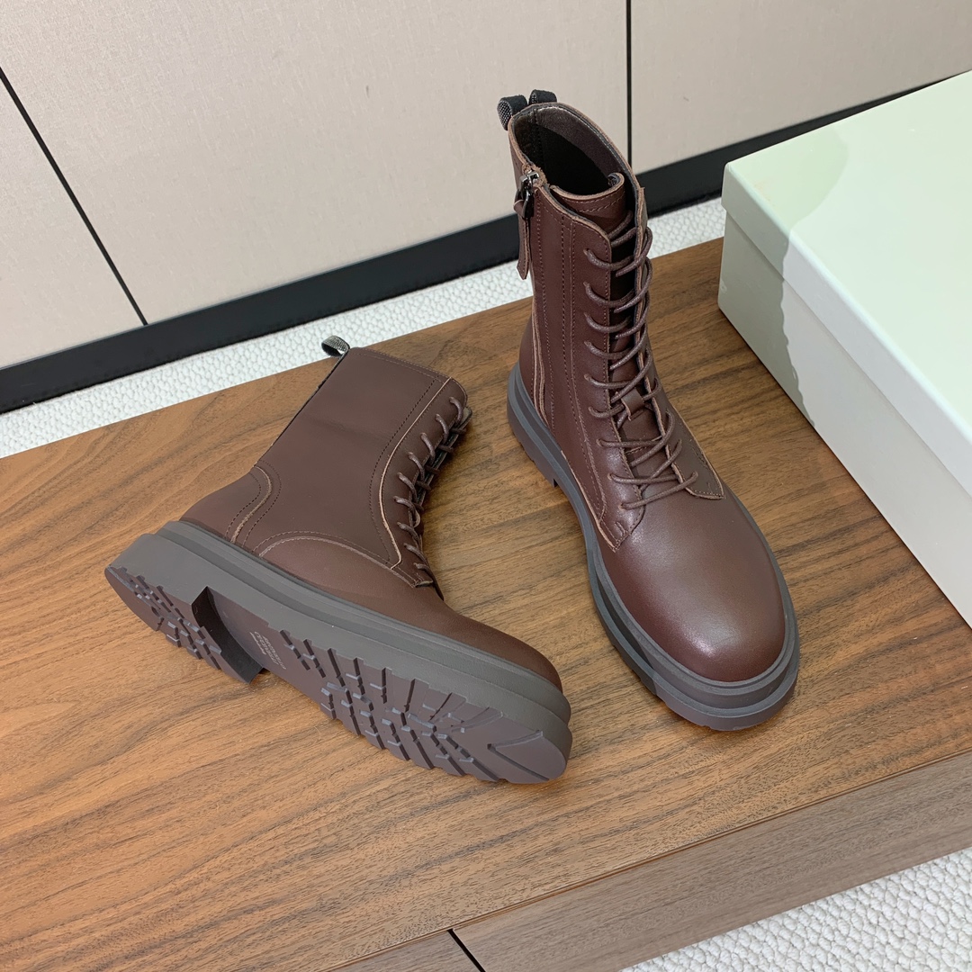【BRUNELL* CUCINELL*】新款绑带短靴。鞋面牛反绒，牛皮。羊皮内里，原版开模五金，橡胶大底