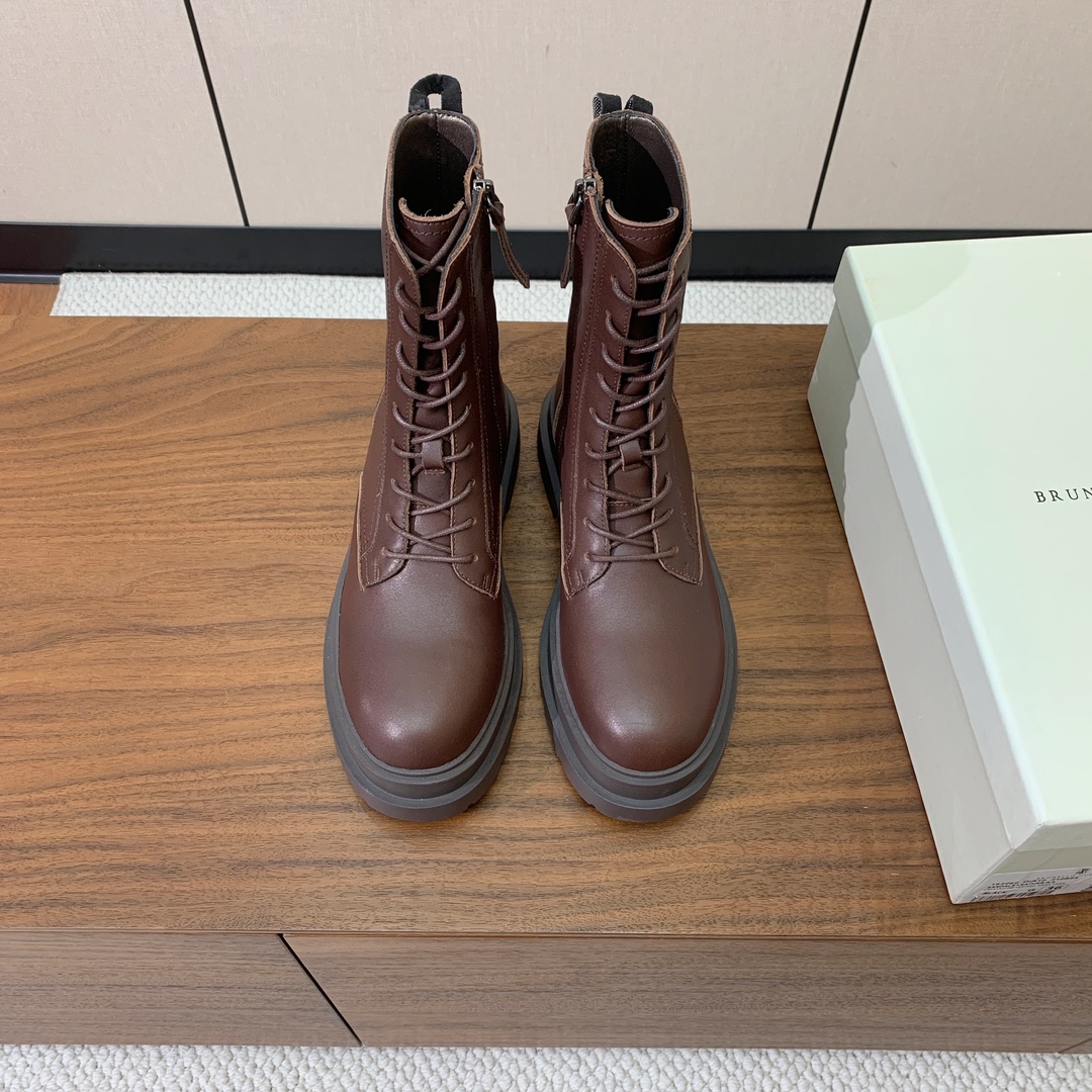 【BRUNELL* CUCINELL*】新款绑带短靴。鞋面牛反绒，牛皮。羊皮内里，原版开模五金，橡胶大底