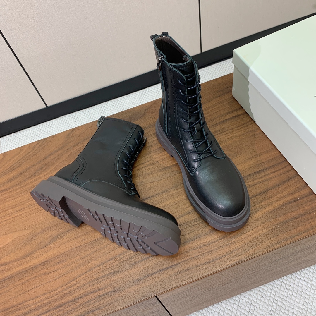 【BRUNELL* CUCINELL*】新款绑带短靴。鞋面牛反绒，牛皮。羊皮内里，原版开模五金，橡胶大底