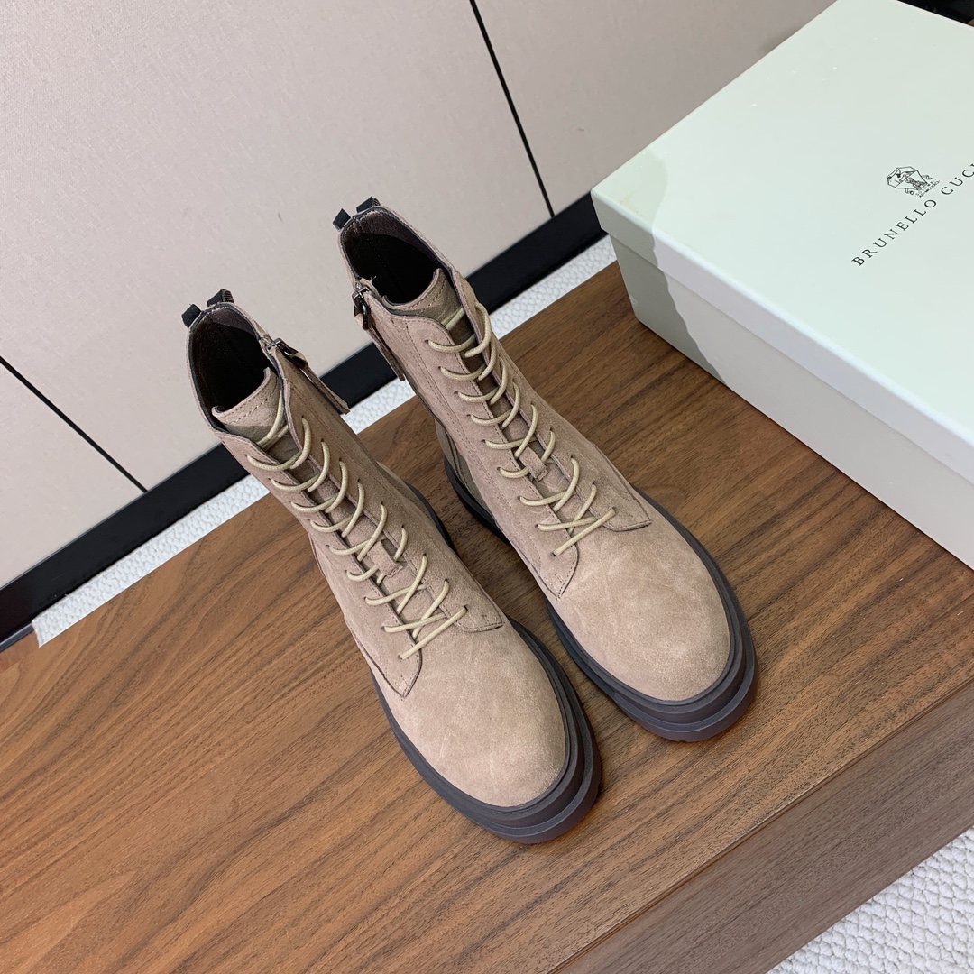 【BRUNELL* CUCINELL*】新款绑带短靴。鞋面牛反绒，牛皮。羊皮内里，原版开模五金，橡胶大底