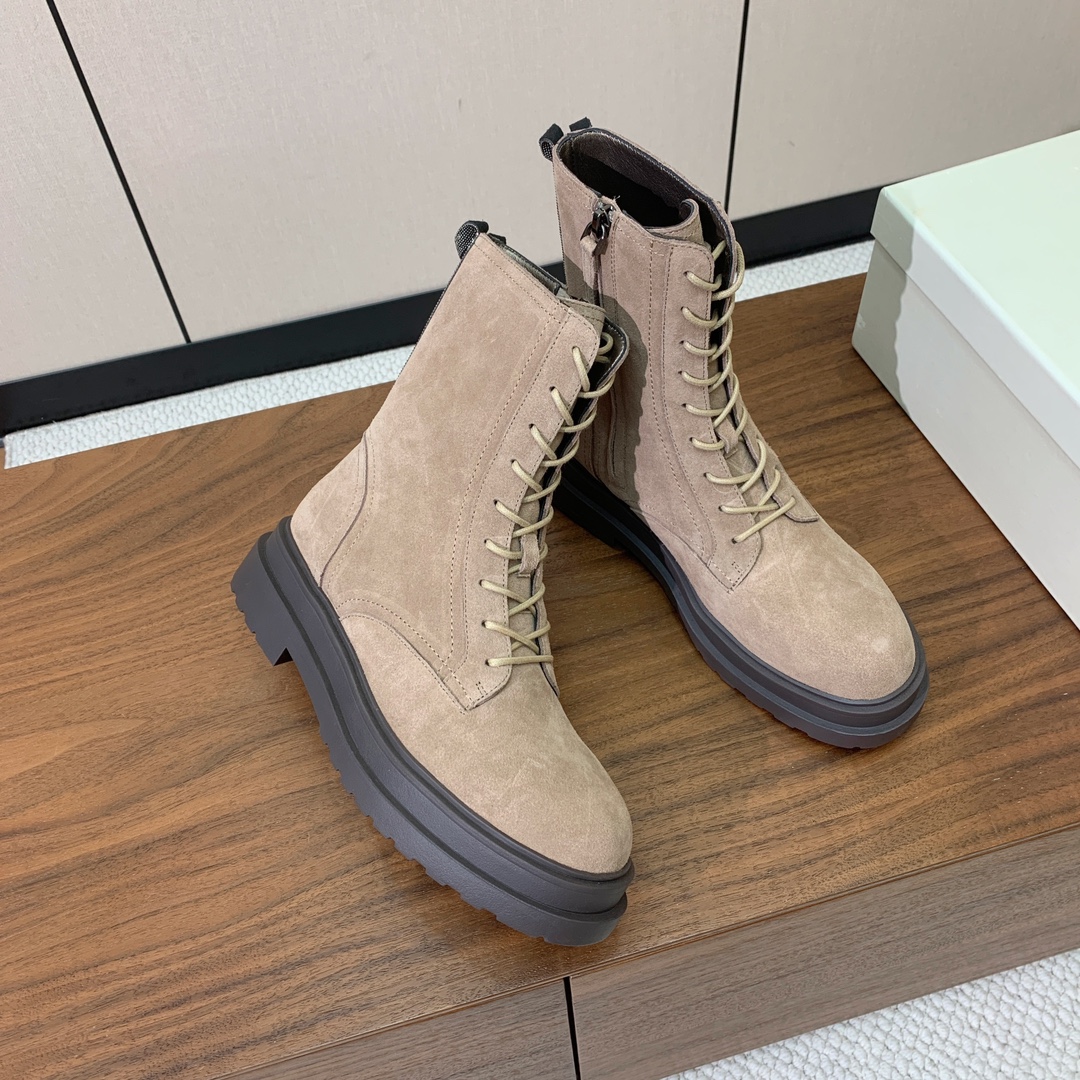 【BRUNELL* CUCINELL*】新款绑带短靴。鞋面牛反绒，牛皮。羊皮内里，原版开模五金，橡胶大底