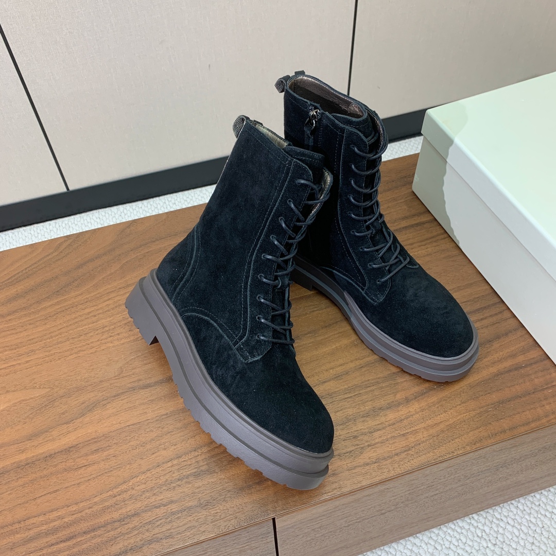 【BRUNELL* CUCINELL*】新款绑带短靴。鞋面牛反绒，牛皮。羊皮内里，原版开模五金，橡胶大底