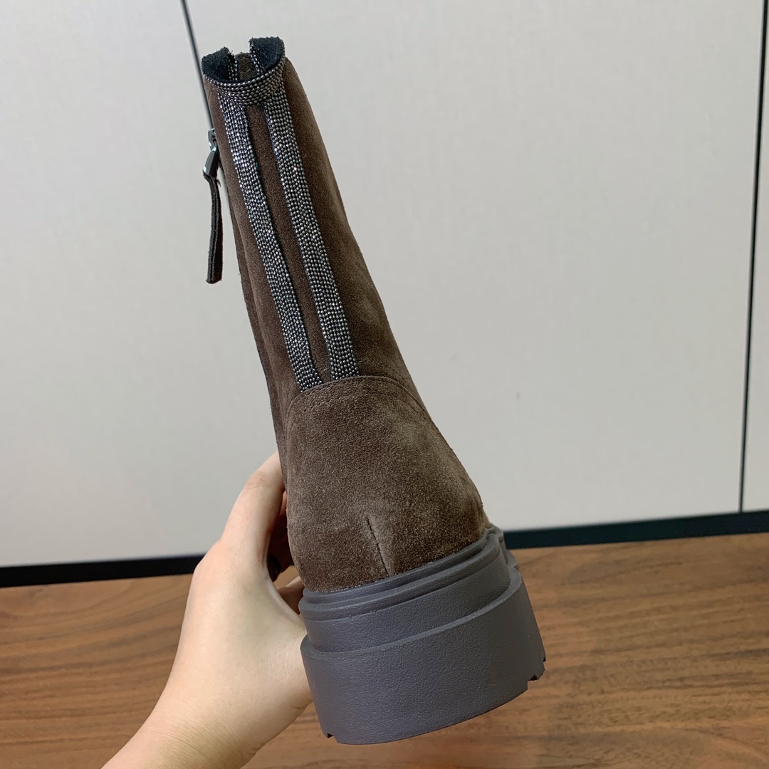【BRUNELL* CUCINELL*】新款绑带短靴。鞋面牛反绒，牛皮。羊皮内里，原版开模五金，橡胶大底