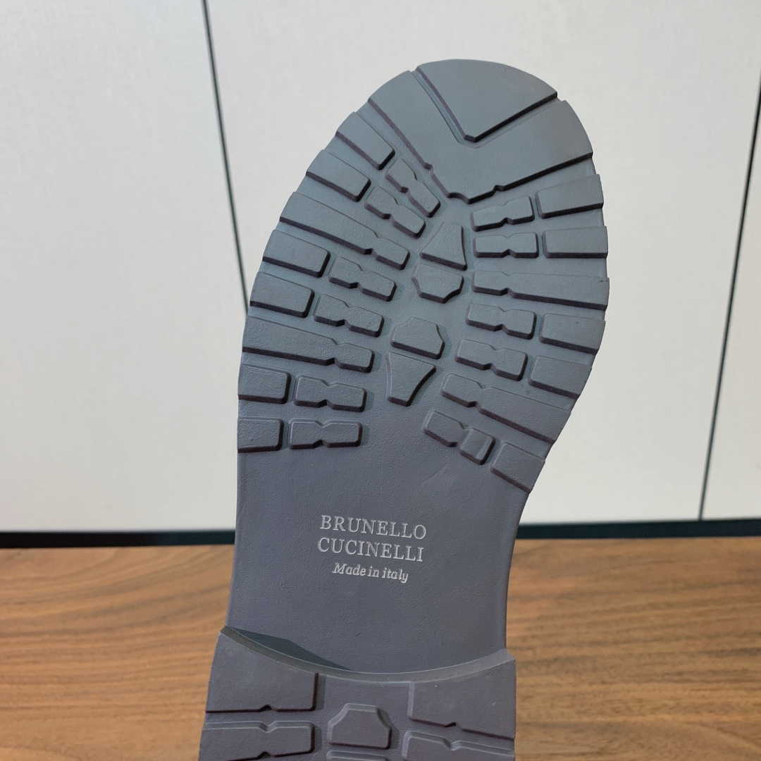 【BRUNELL* CUCINELL*】系带毛里短靴。鞋面牛反绒，牛皮。羊毛内里，原版开模五金，橡胶大底