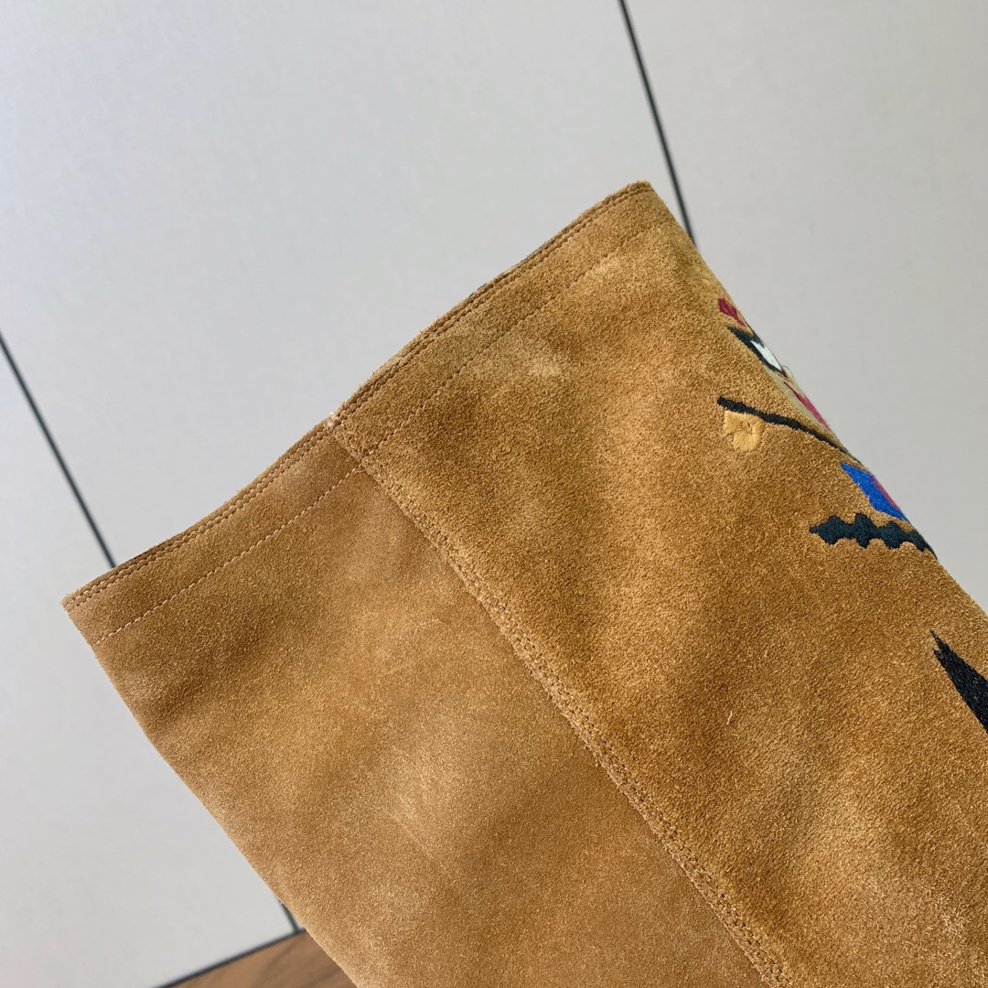【ISABEL MARANT】流苏刺绣长靴。简约百搭款。材质：鞋面头层牛反绒。牛皮内里，真皮大底。码数：