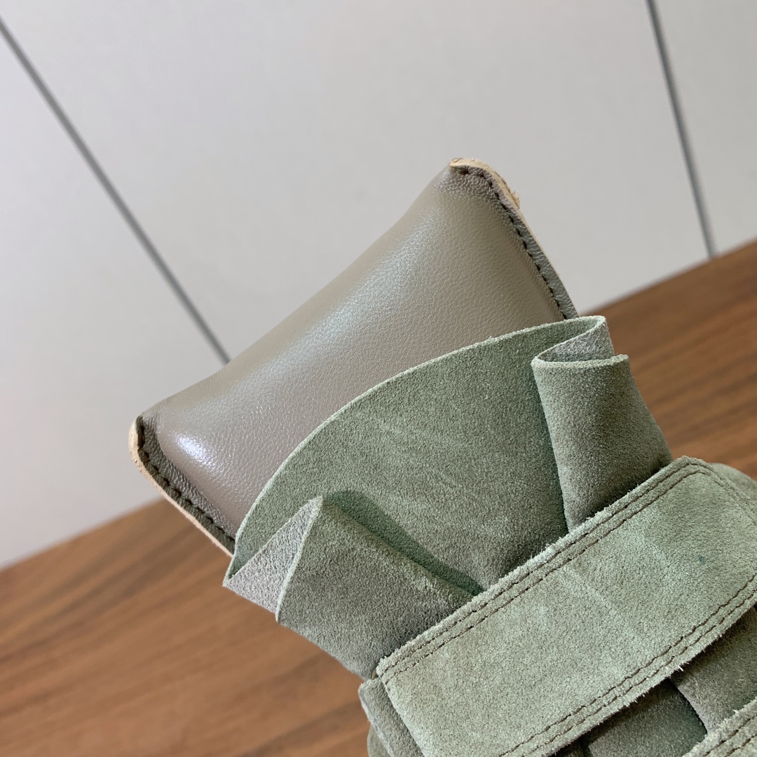 【Isabel Marant】秋冬内增高拼色高帮休闲鞋。超级有高级感上脚超好看。关键超级舒适脚感一点都不