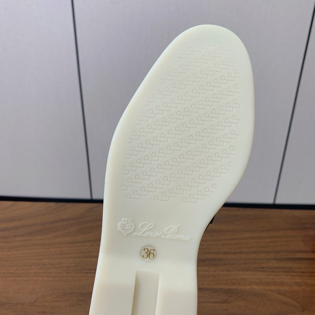 【Loro Piana】包头拖。意大利顶级羊绒复古优雅低调奢华。时尚性与皮料实用性同样兼具依然全网最高品