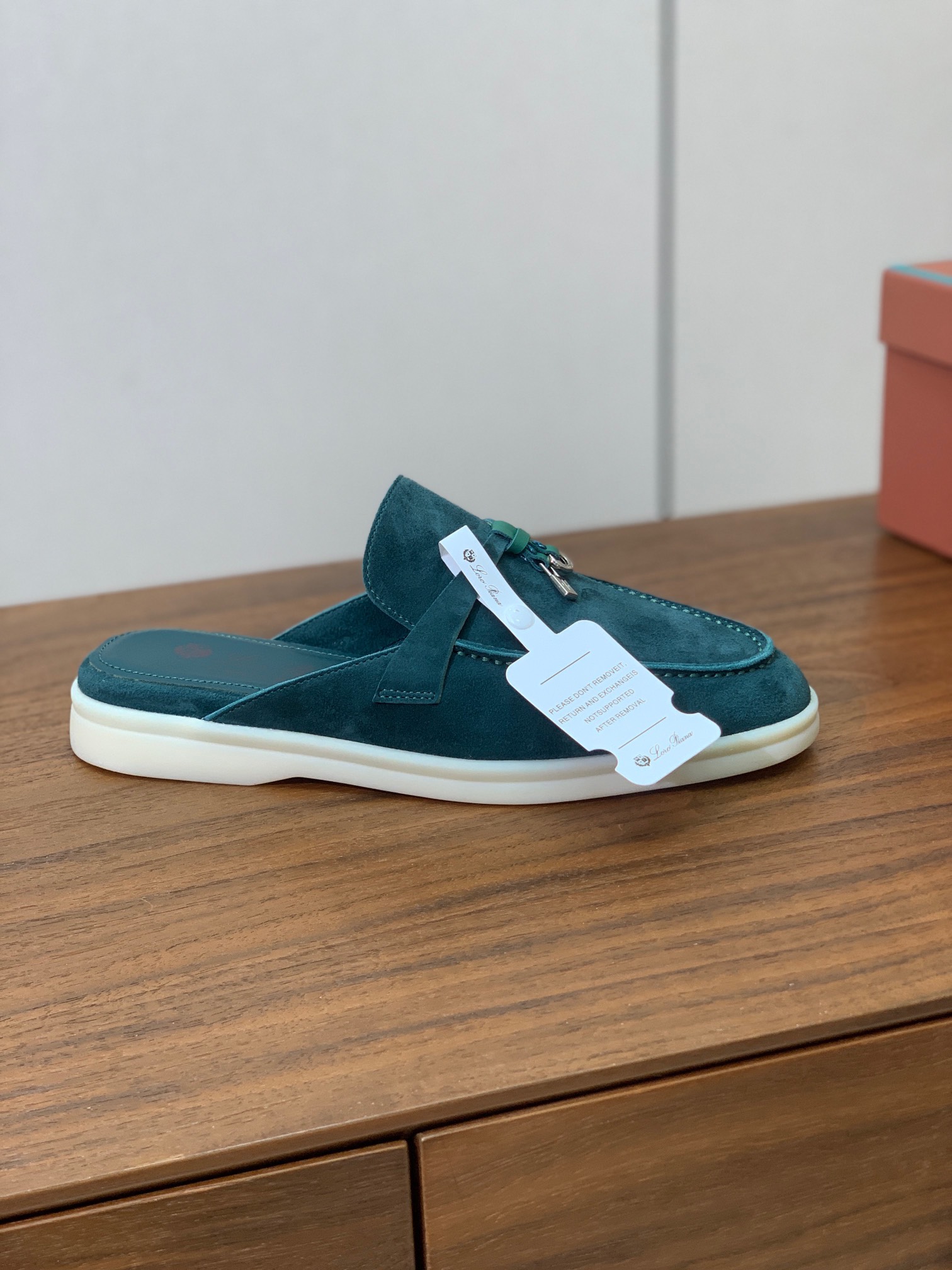 【Loro Piana】包头拖。意大利顶级羊绒复古优雅低调奢华。时尚性与皮料实用性同样兼具依然全网最高品