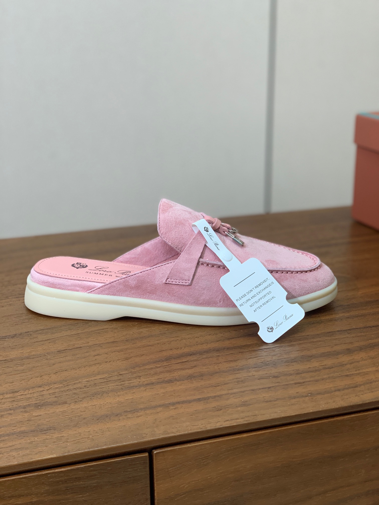 【Loro Piana】包头拖。意大利顶级羊绒复古优雅低调奢华。时尚性与皮料实用性同样兼具依然全网最高品