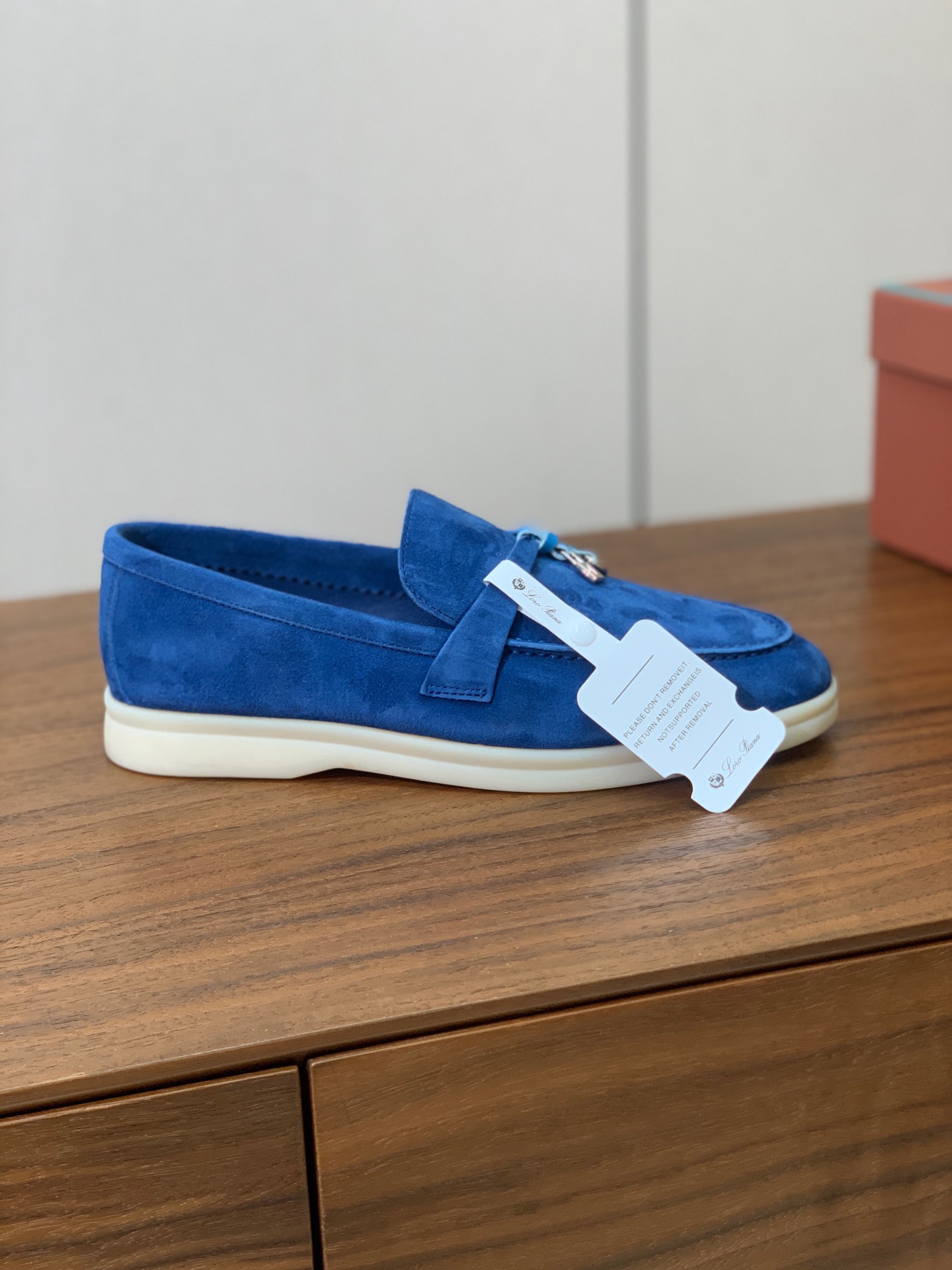 【Loro Piana】乐福鞋。意大利顶级羊绒复古优雅低调奢华。时尚性与皮料实用性同样兼具依然全网最高品