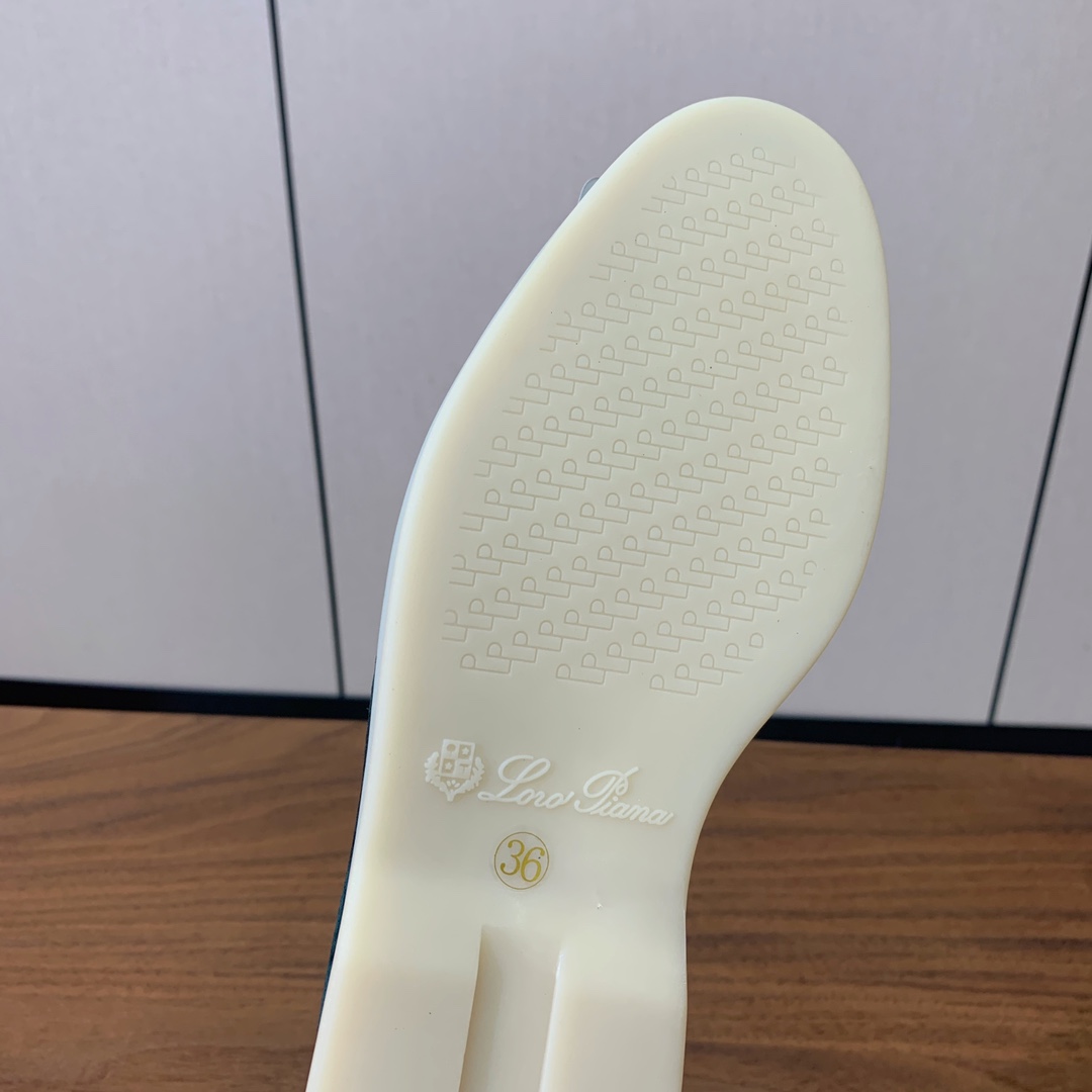 【Loro Piana】乐福鞋。意大利顶级羊绒复古优雅低调奢华。时尚性与皮料实用性同样兼具依然全网最高品