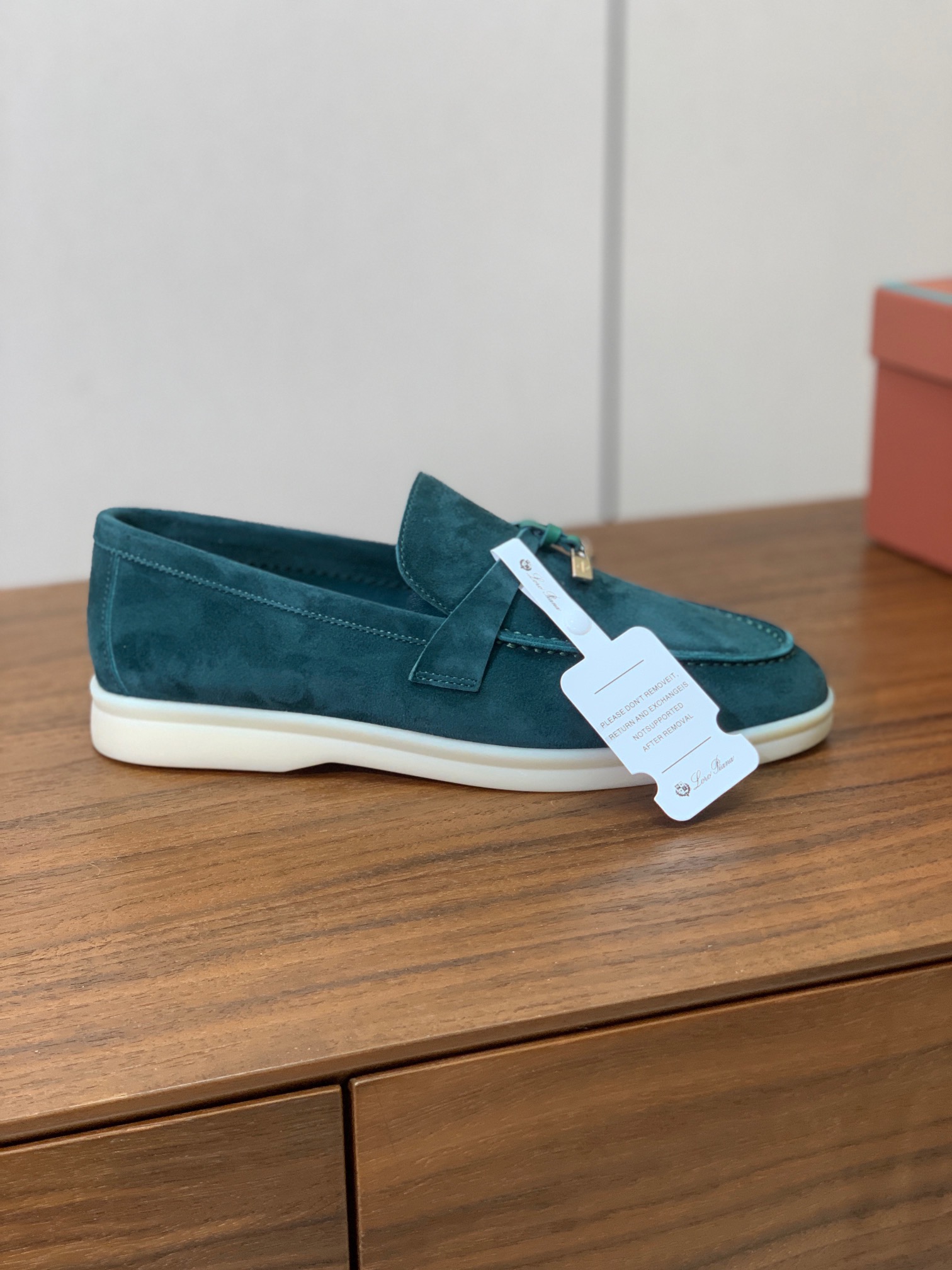 【Loro Piana】乐福鞋。意大利顶级羊绒复古优雅低调奢华。时尚性与皮料实用性同样兼具依然全网最高品