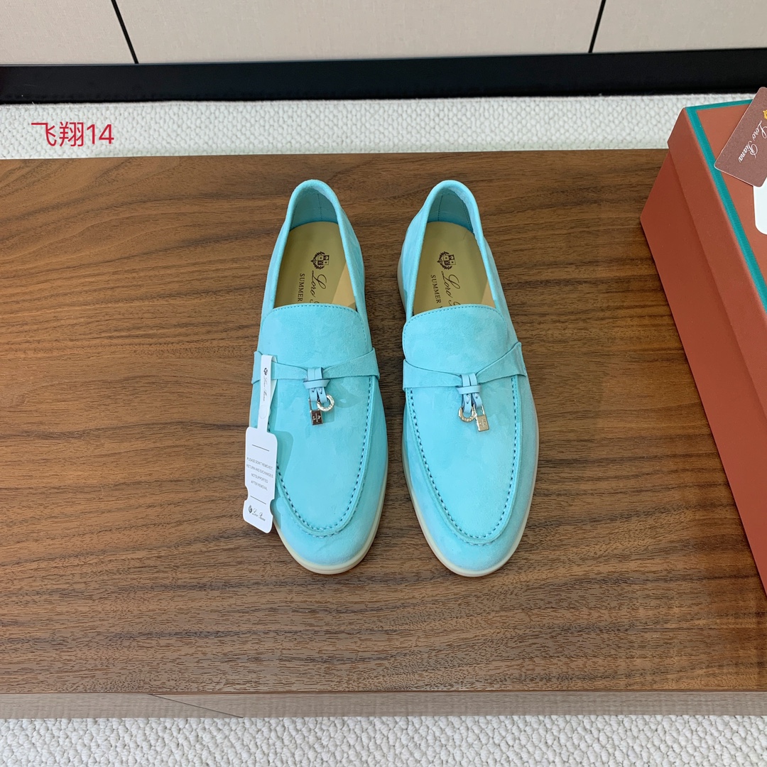 【Loro Piana】乐福鞋。意大利顶级羊绒复古优雅低调奢华。时尚性与皮料实用性同样兼具依然全网最高品