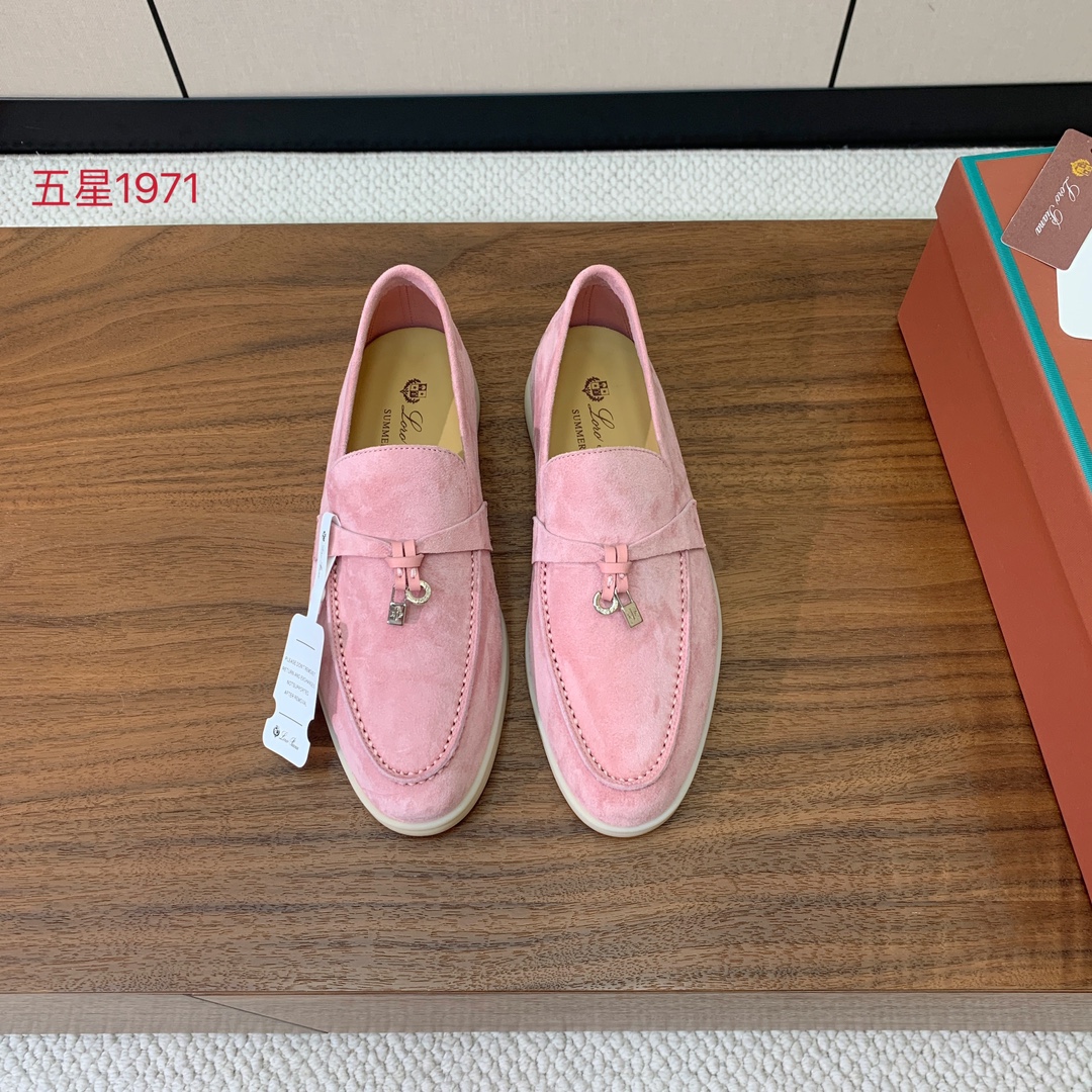 【Loro Piana】乐福鞋。意大利顶级羊绒复古优雅低调奢华。时尚性与皮料实用性同样兼具依然全网最高品