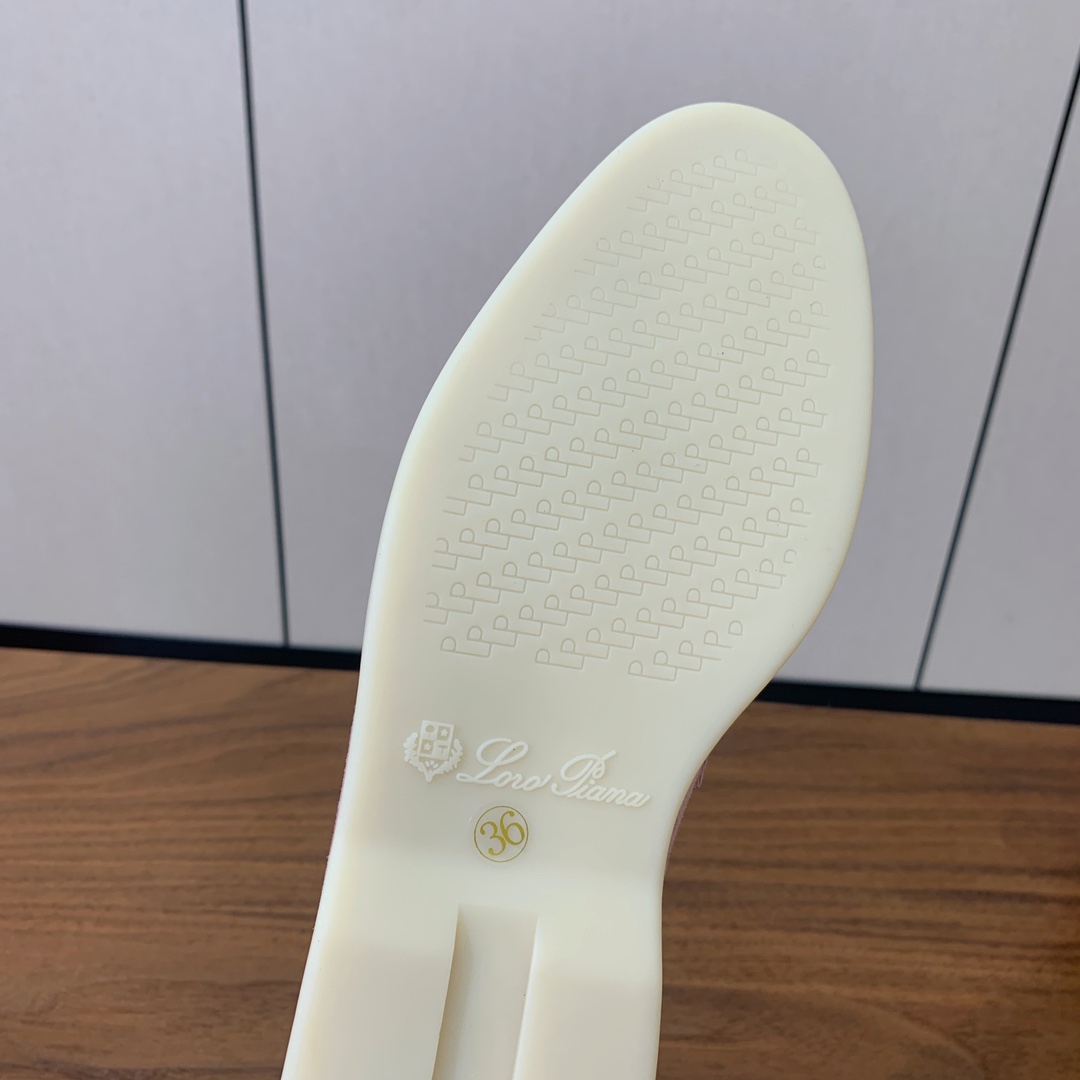 【Loro Piana】乐福鞋。意大利顶级羊绒复古优雅低调奢华。时尚性与皮料实用性同样兼具依然全网最高品