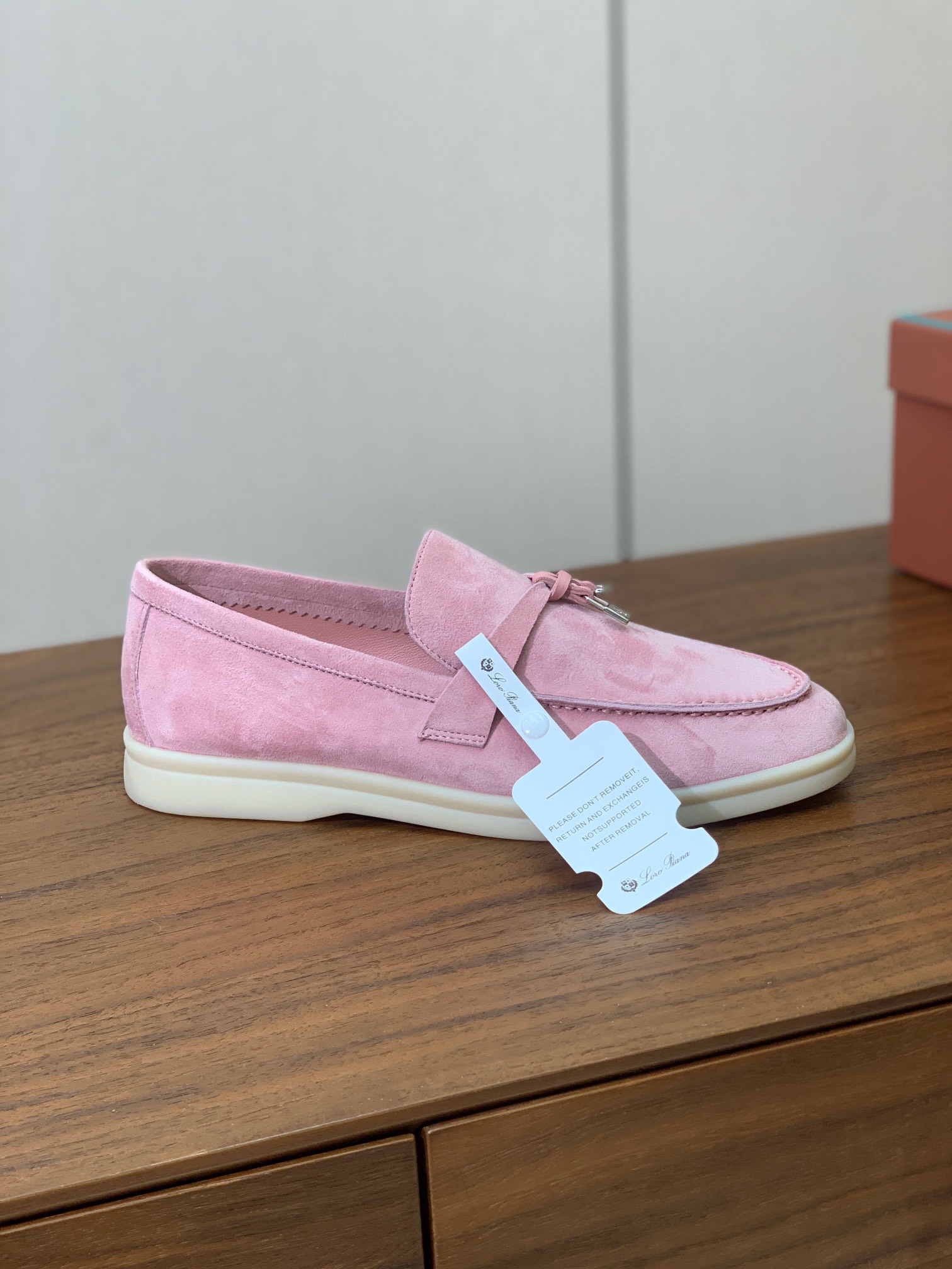 【Loro Piana】乐福鞋。意大利顶级羊绒复古优雅低调奢华。时尚性与皮料实用性同样兼具依然全网最高品