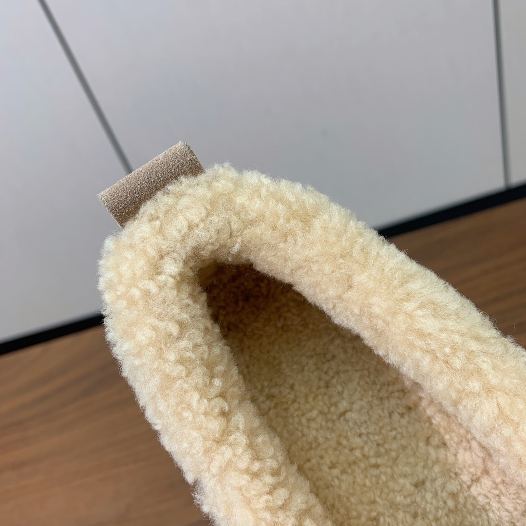 【Brunell* Cucinell*】羊毛里乐福鞋。鞋面采用进口牛绒，羊毛内里，原版开模大底！上脚超舒
