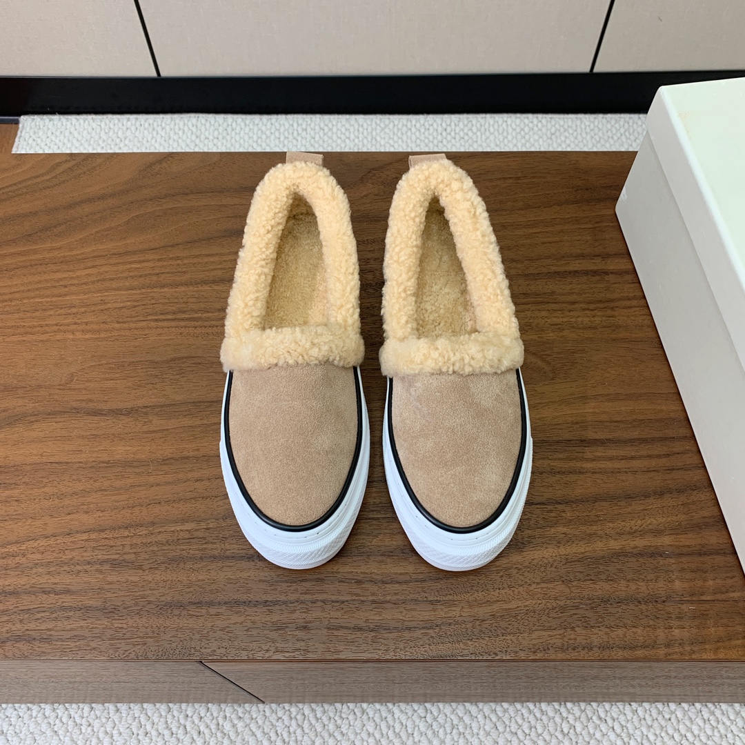 【Brunell* Cucinell*】羊毛里乐福鞋。鞋面采用进口牛绒，羊毛内里，原版开模大底！上脚超舒