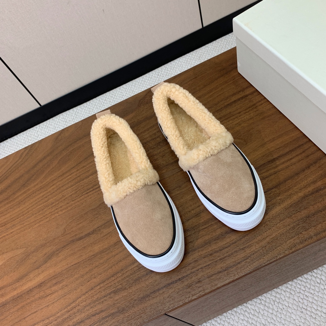 【Brunell* Cucinell*】羊毛里乐福鞋。鞋面采用进口牛绒，羊毛内里，原版开模大底！上脚超舒