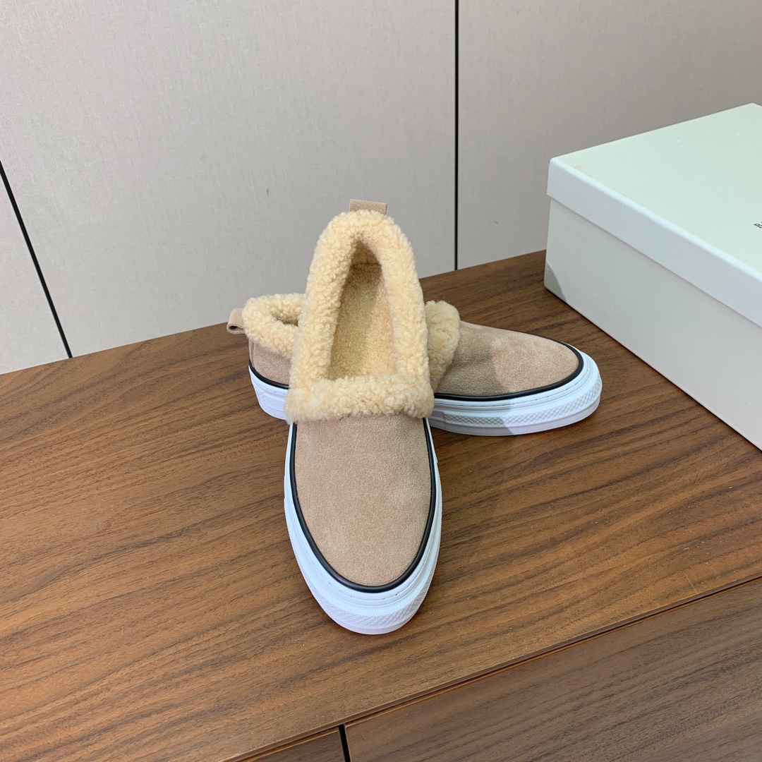 【Brunell* Cucinell*】羊毛里乐福鞋。鞋面采用进口牛绒，羊毛内里，原版开模大底！上脚超舒