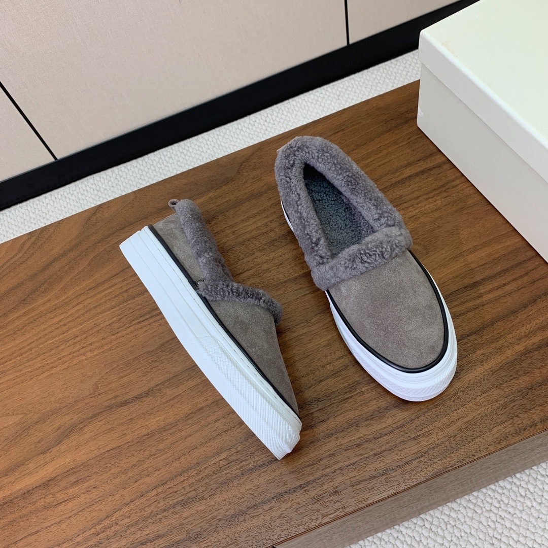 【Brunell* Cucinell*】羊毛里乐福鞋。鞋面采用进口牛绒，羊毛内里，原版开模大底！上脚超舒