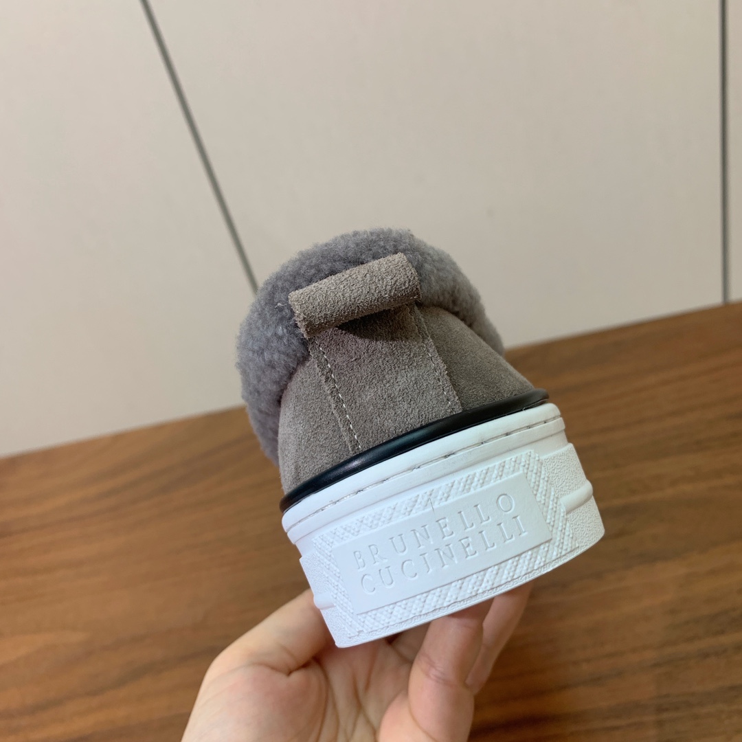 【Brunell* Cucinell*】羊毛里乐福鞋。鞋面采用进口牛绒，羊毛内里，原版开模大底！上脚超舒