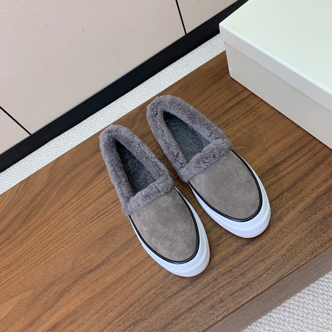 【Brunell* Cucinell*】羊毛里乐福鞋。鞋面采用进口牛绒，羊毛内里，原版开模大底！上脚超舒