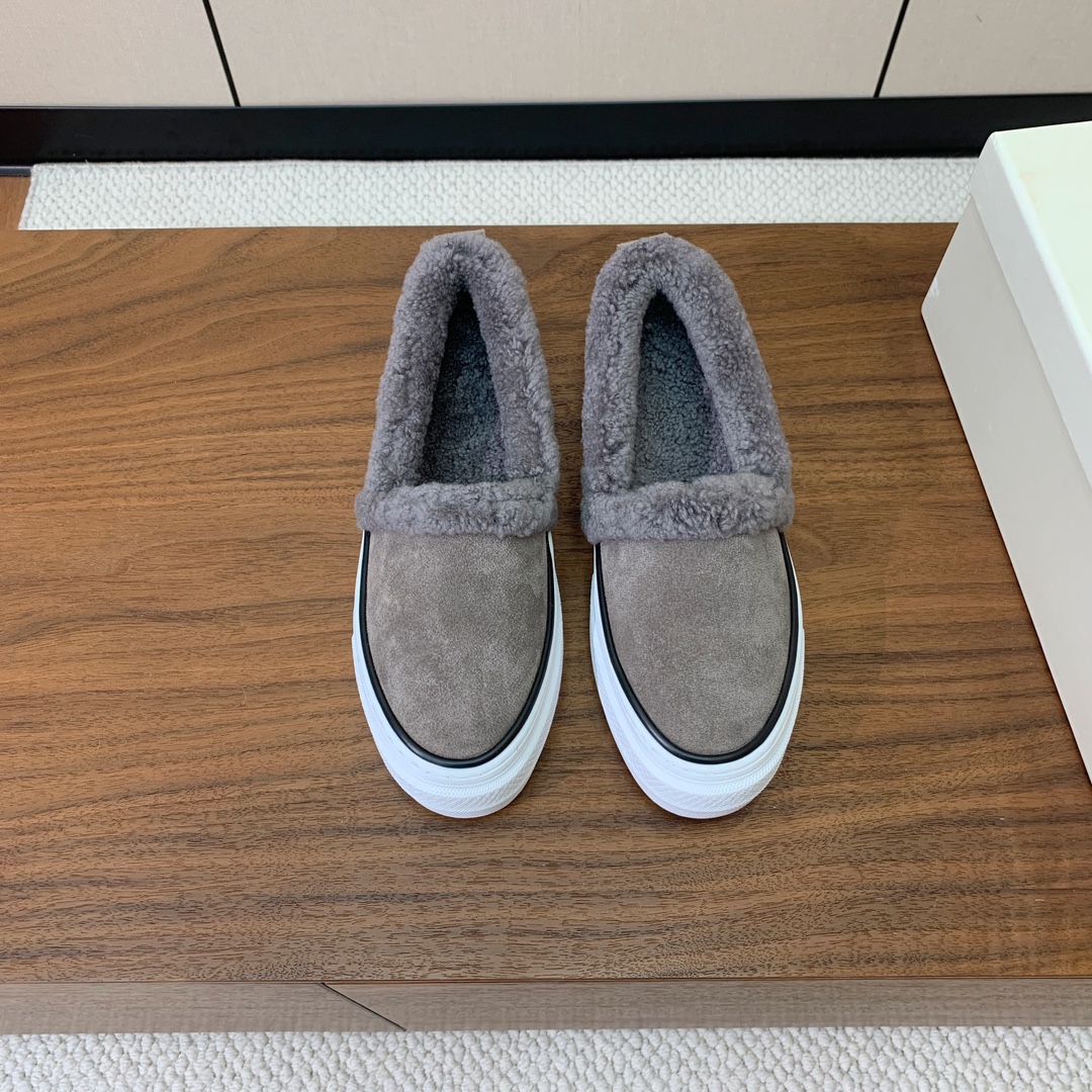 【Brunell* Cucinell*】羊毛里乐福鞋。鞋面采用进口牛绒，羊毛内里，原版开模大底！上脚超舒