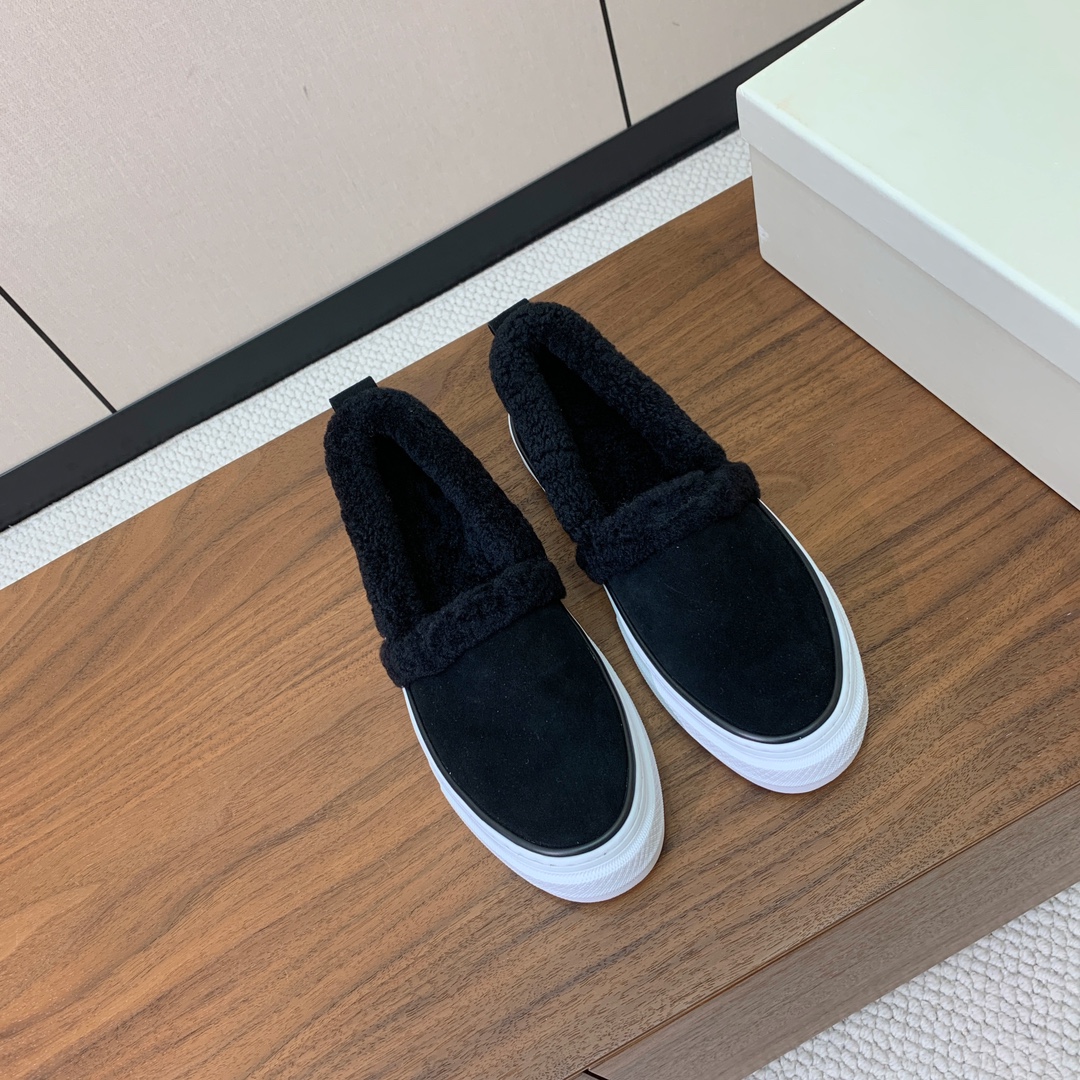 【Brunell* Cucinell*】羊毛里乐福鞋。鞋面采用进口牛绒，羊毛内里，原版开模大底！上脚超舒