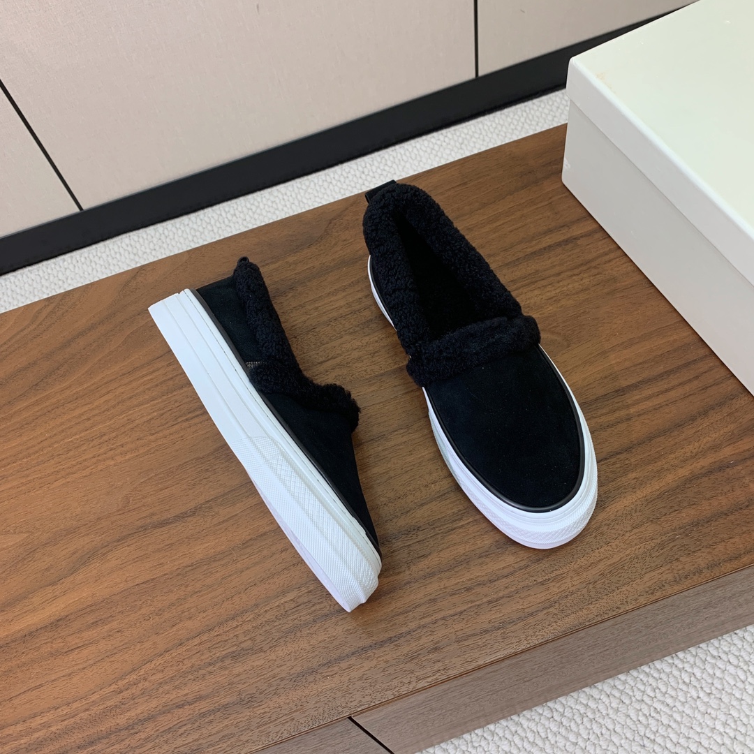 【Brunell* Cucinell*】羊毛里乐福鞋。鞋面采用进口牛绒，羊毛内里，原版开模大底！上脚超舒