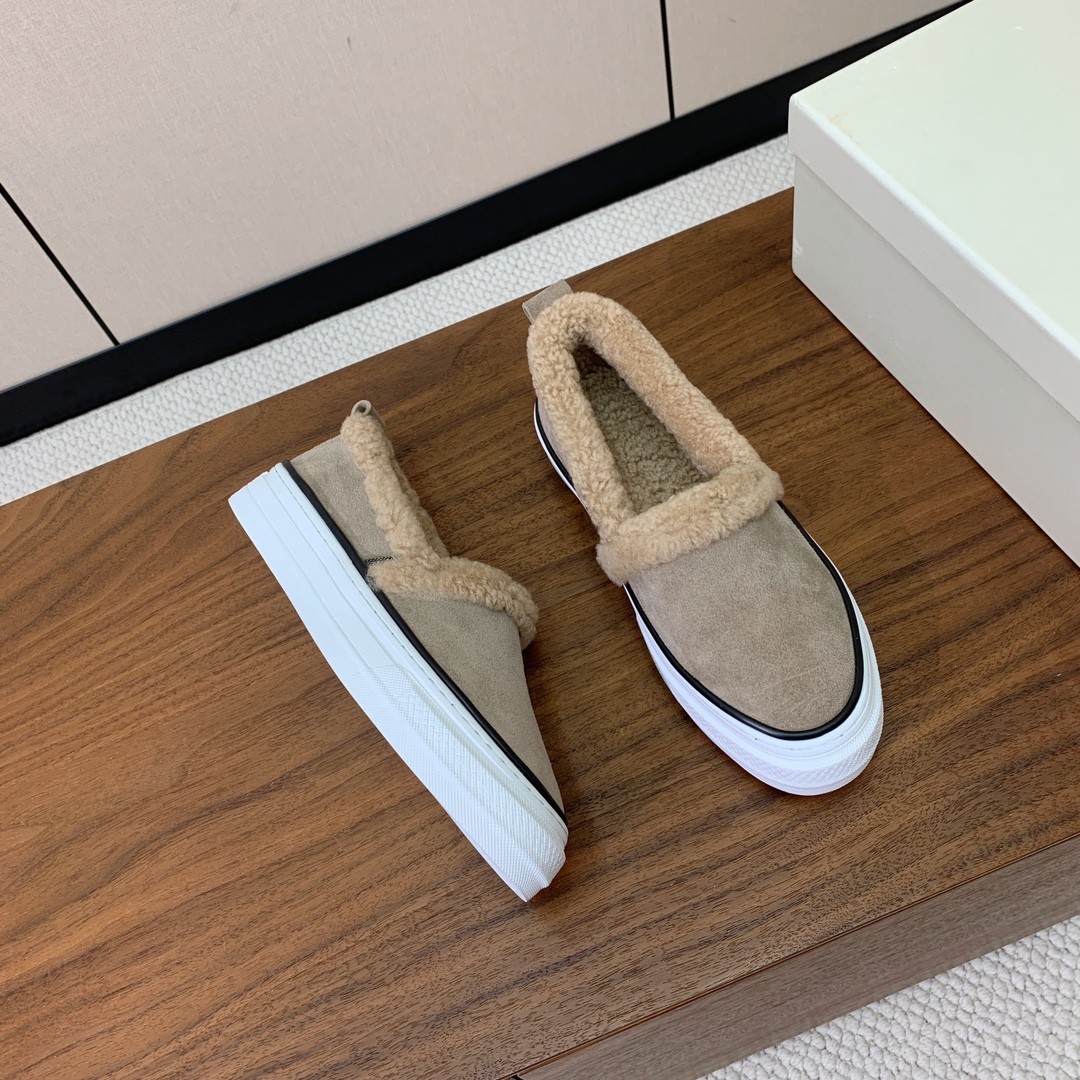 【Brunell* Cucinell*】羊毛里乐福鞋。鞋面采用进口牛绒，羊毛内里，原版开模大底！上脚超舒