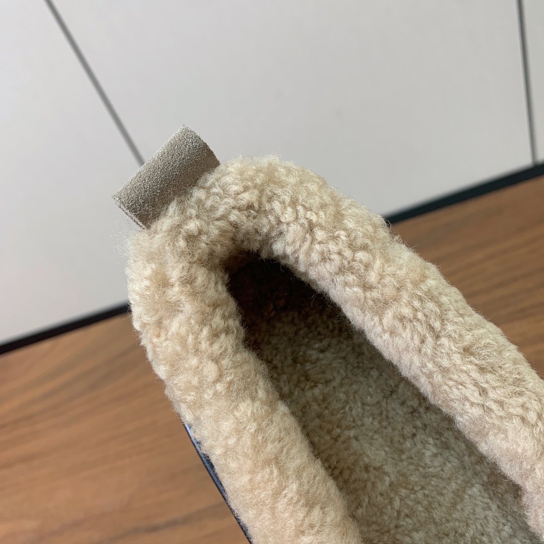 【Brunell* Cucinell*】羊毛里乐福鞋。鞋面采用进口牛绒，羊毛内里，原版开模大底！上脚超舒