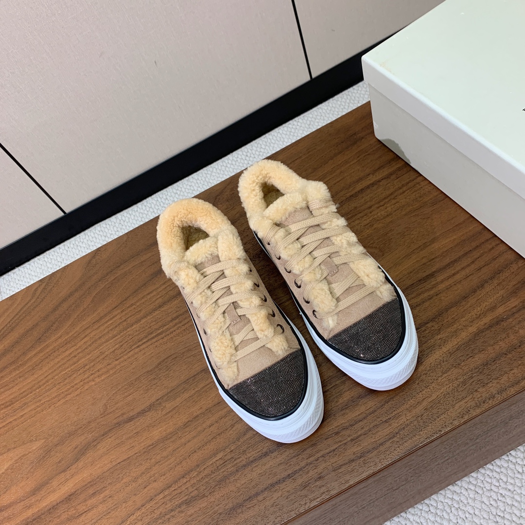 【Brunell* Cucinell*】羊毛里休闲鞋。鞋面采用进口牛绒，羊毛内里，原版开模大底！上脚超舒