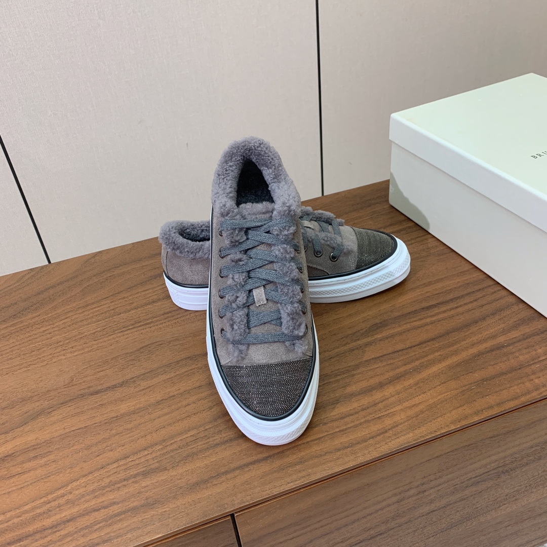 【Brunell* Cucinell*】羊毛里休闲鞋。鞋面采用进口牛绒，羊毛内里，原版开模大底！上脚超舒