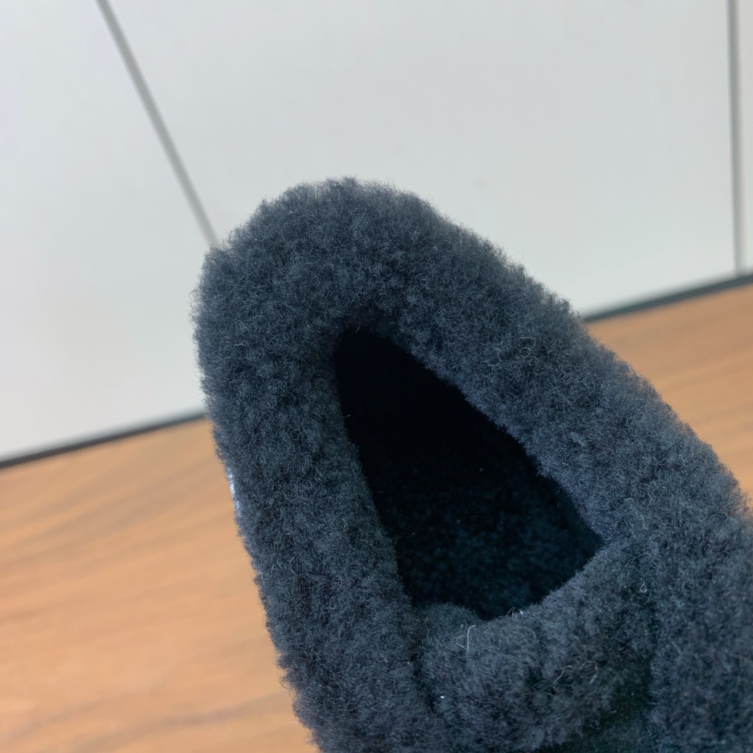 【Brunell* Cucinell*】羊毛里休闲鞋。鞋面采用进口牛绒，羊毛内里，原版开模大底！上脚超舒