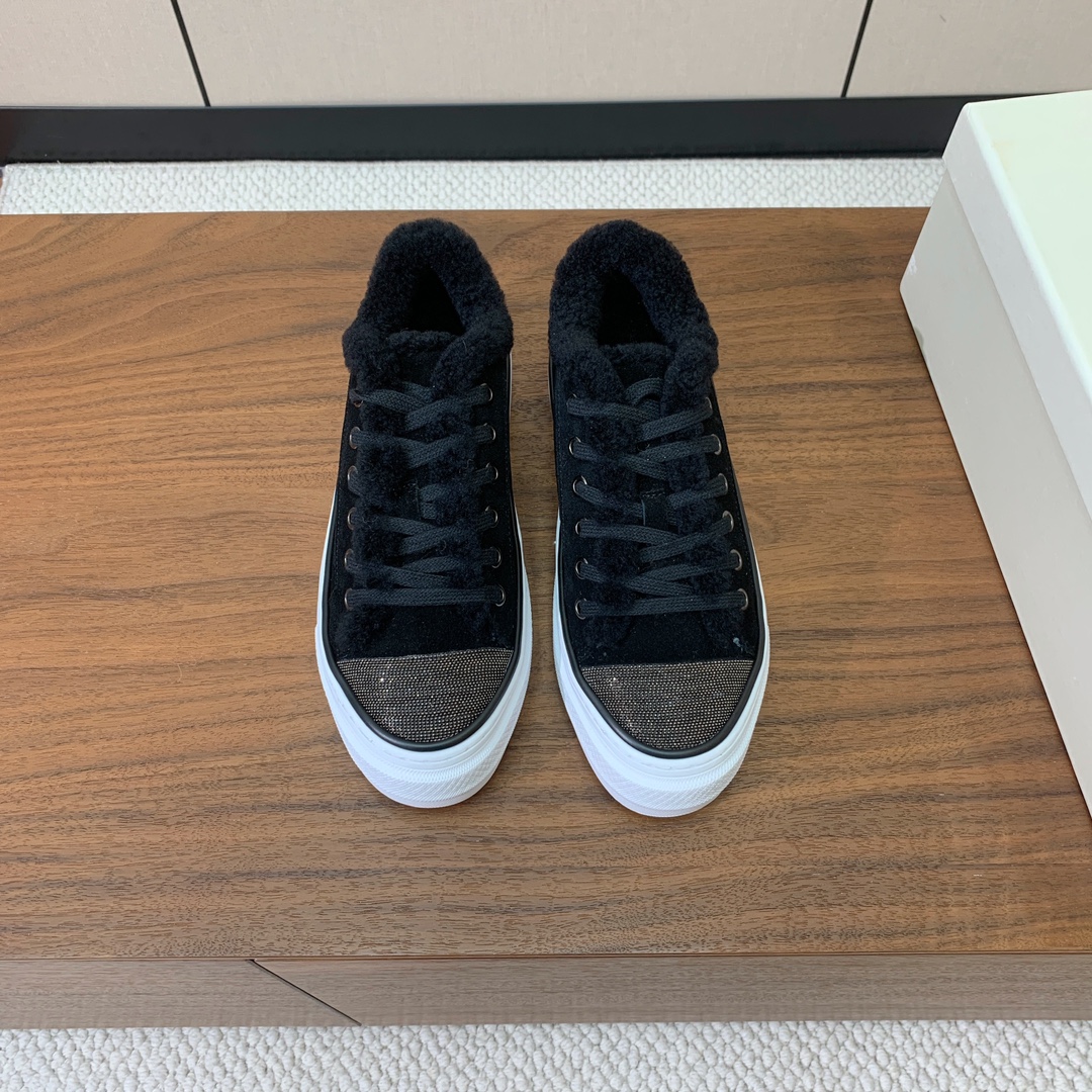 【Brunell* Cucinell*】羊毛里休闲鞋。鞋面采用进口牛绒，羊毛内里，原版开模大底！上脚超舒