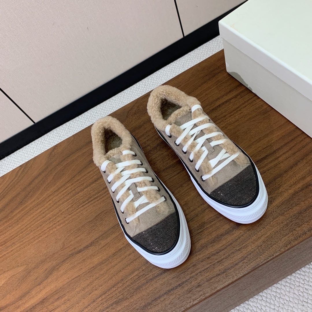 【Brunell* Cucinell*】羊毛里休闲鞋。鞋面采用进口牛绒，羊毛内里，原版开模大底！上脚超舒