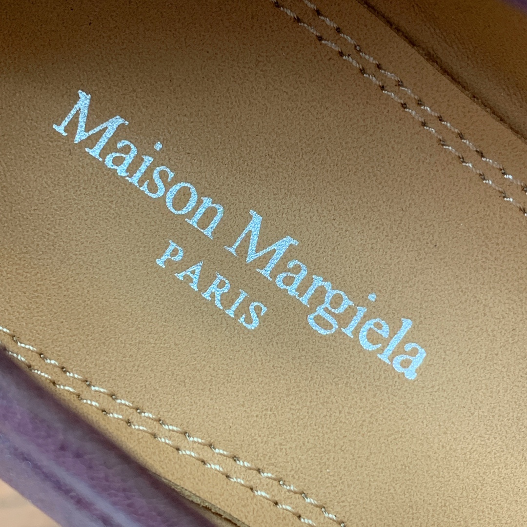【Maison Margie*a】玛吉拉分趾单鞋。复古韵味，显瘦百搭。鞋面原版植柔羊皮、爆裂皮、刀割皮。