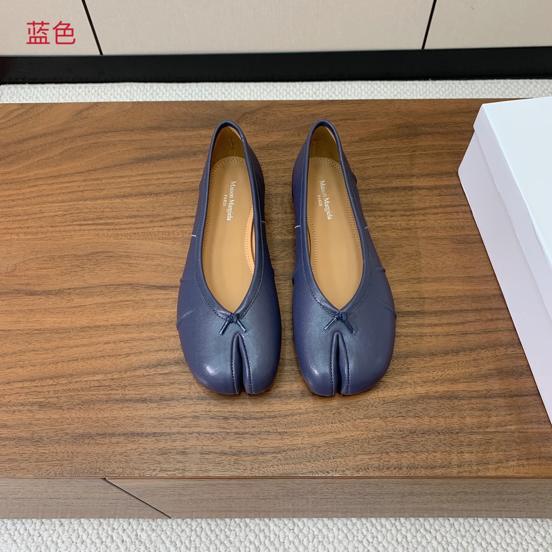 【Maison Margie*a】玛吉拉分趾单鞋。复古韵味，显瘦百搭。鞋面原版植柔羊皮、爆裂皮、刀割皮。