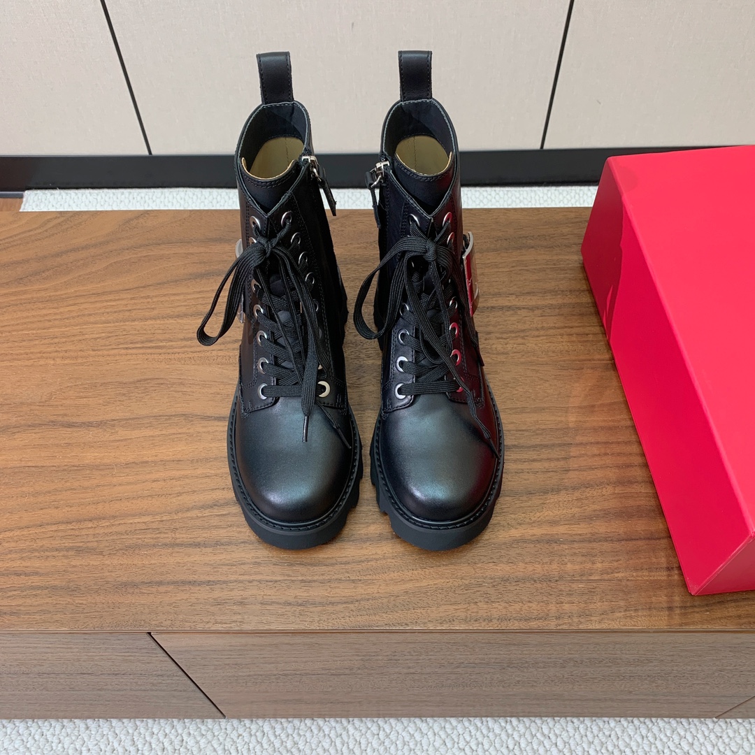 Roger Vivier Black Leather Ankle Boots with Iconic Buckle Detailing 3 i1756858941 2796 7