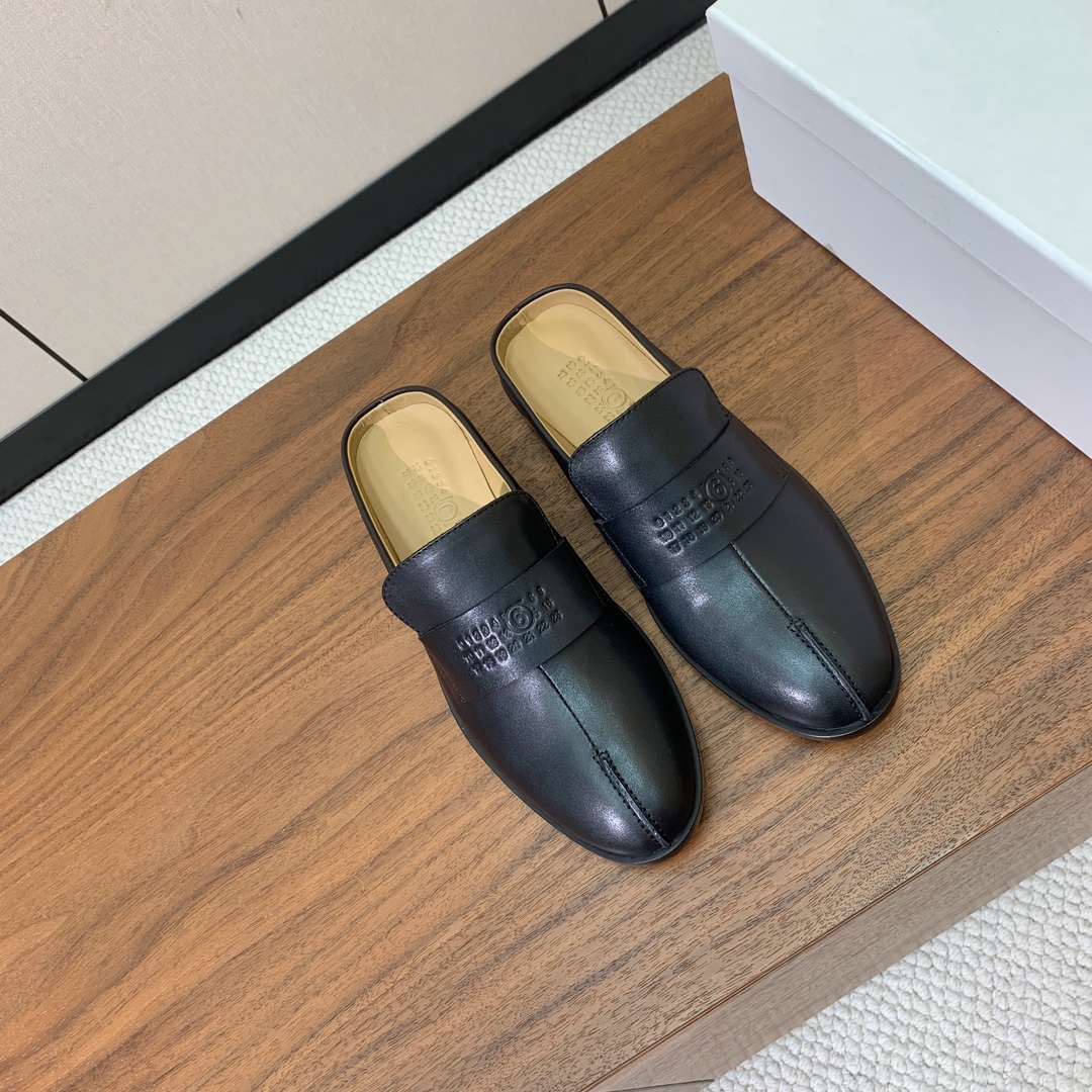 【Maison Margie*a】马吉拉穆勒鞋。复古韵味，显瘦百搭。鞋面定制牛皮。牛皮内里及垫脚。真皮大