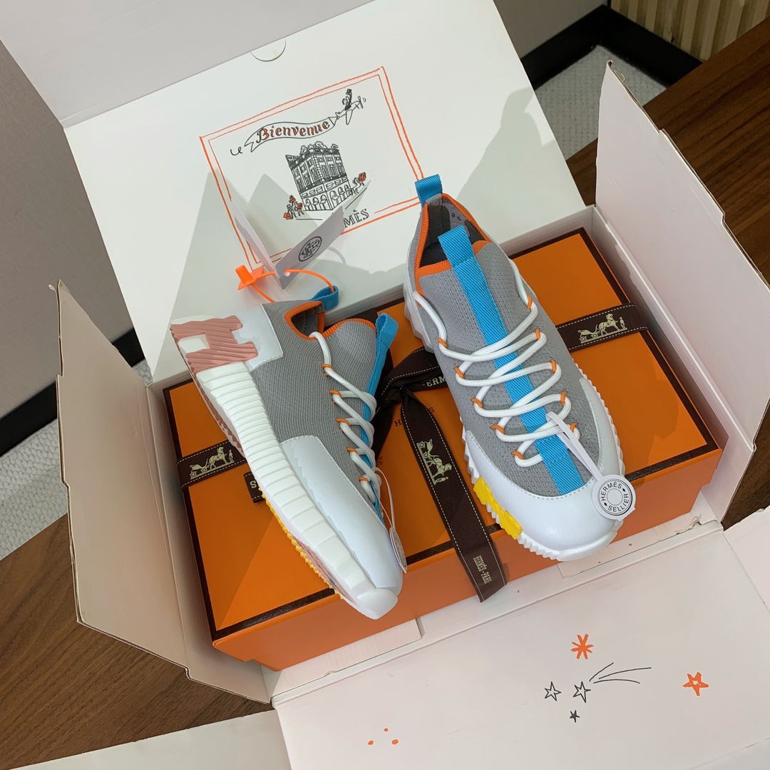【Herm*s】情侣款顶级版本运动鞋。上脚轻便舒适。鞋面牛皮搭配定制针织。羊皮垫脚。增高3cm。原版开模