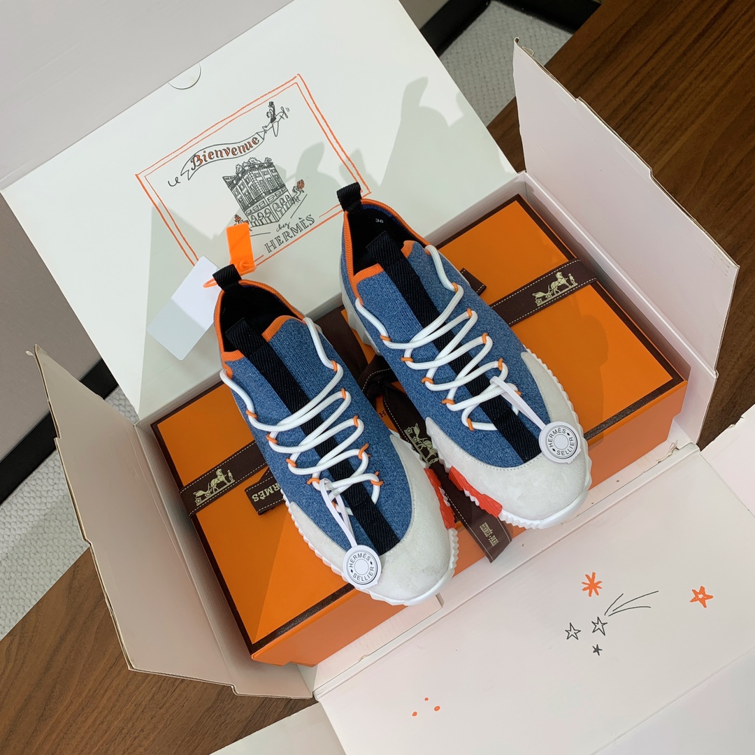 【Herm*s】情侣款顶级版本运动鞋。上脚轻便舒适。鞋面牛皮搭配定制针织。羊皮垫脚。增高3cm。原版开模