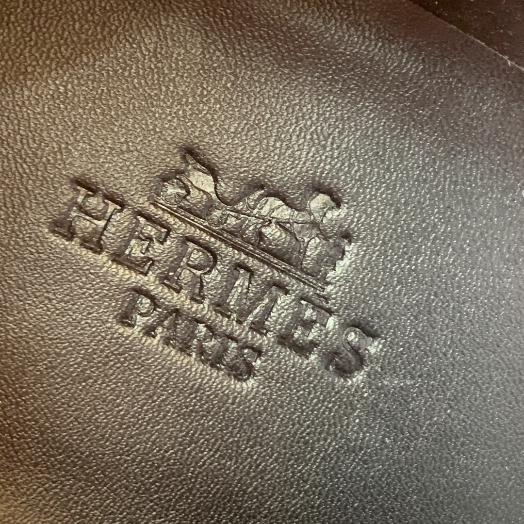 【Herm*s】情侣款顶级版本运动鞋。上脚轻便舒适。鞋面牛皮搭配定制针织。羊皮垫脚。增高3cm。原版开模