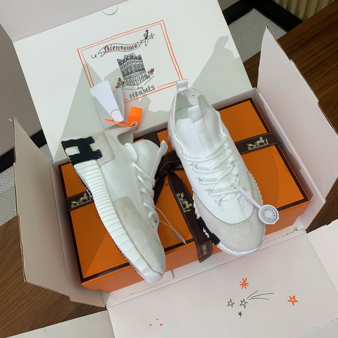 【Herm*s】情侣款顶级版本运动鞋。上脚轻便舒适。鞋面牛皮搭配定制针织。羊皮垫脚。增高3cm。原版开模