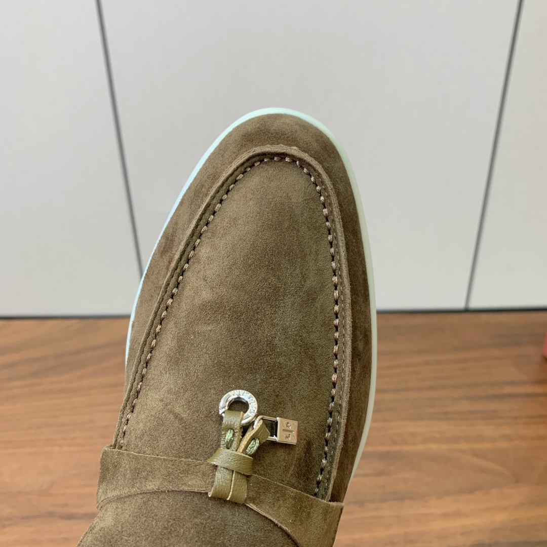 【Loro Piana】乐福鞋。意大利顶级羊绒复古优雅低调奢华。时尚性与皮料实用性同样兼具依然全网最高品